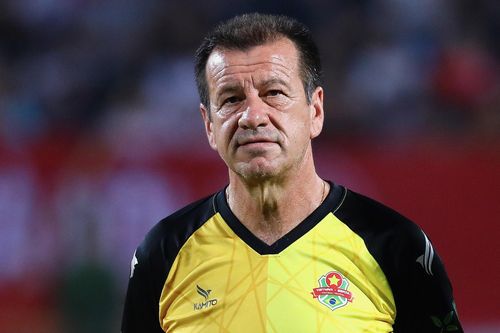 Dunga nói gì sau trận thua của đội cựu danh thủ Brazil?