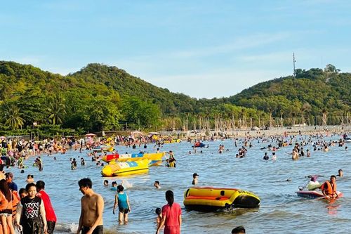 Du khách đến Kiên Giang ít hơn kỳ vọng do giá vé máy bay quá cao