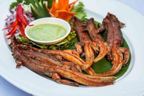 Đặc sản 'nổi da gà', dân thành phố chi tiền triệu vẫn khó mua