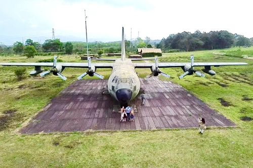 Hoa đã nở nơi 'cối xay thịt' Khe Sanh