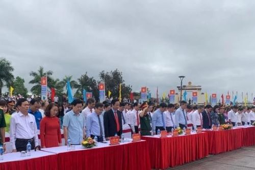 Lễ thượng cờ 'Thống nhất non sông': Tri ân và đoàn kết dân tộc