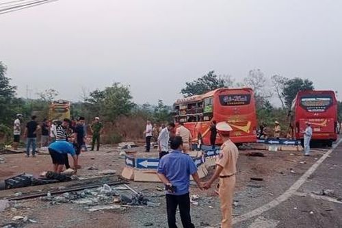 Hai xe khách va chạm trên đường Hồ Chí Minh, 1 người tử vong, nhiều người bị thương