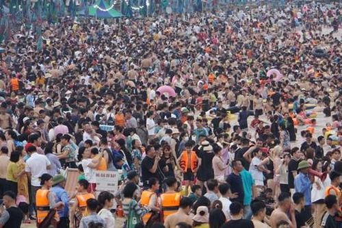 Biển Đồ Sơn 'thất thủ'