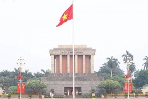 Lễ thượng cờ thiêng liêng mừng chiến thắng 30/4 tại quảng trường Ba Đình