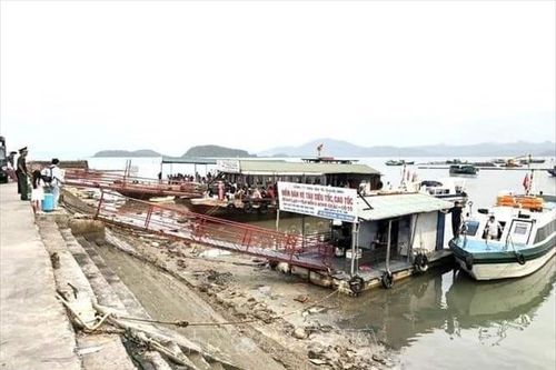 Huyện Vân Đồn khắc phục việc các tàu chở khách du lịch không thể cập cảng Quan Lạn