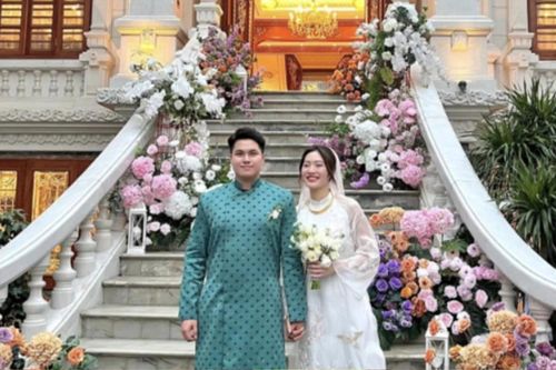 Việt Hương theo chồng bỏ cuộc chơi, sống trong biệt thự triệu đô nguy nga như cung điện
