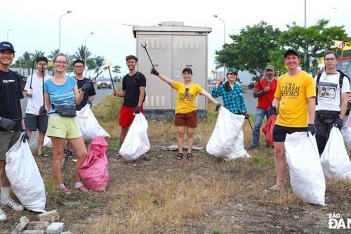Niềm vui làm sạch đẹp môi trường