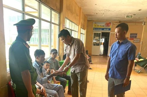Huyện Chư Sê hỗ trợ 29 triệu đồng cho các nạn nhân vụ tai nạn giao thông