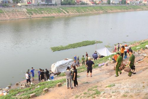 Tìm thấy thi thể nam thanh niên bị đuối nước trên sông Kỳ Cùng