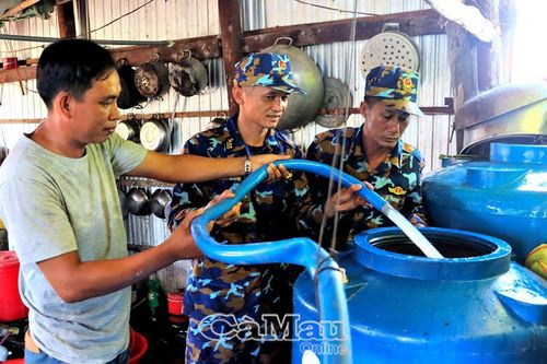 Giúp dân vượt hạn