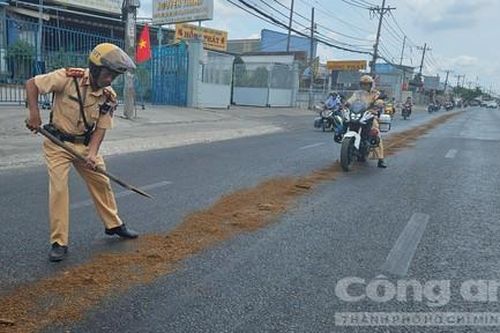 Hình ảnh đẹp của CSGT Công an TPHCM trong kỳ nghỉ lễ 30/4, 1/5