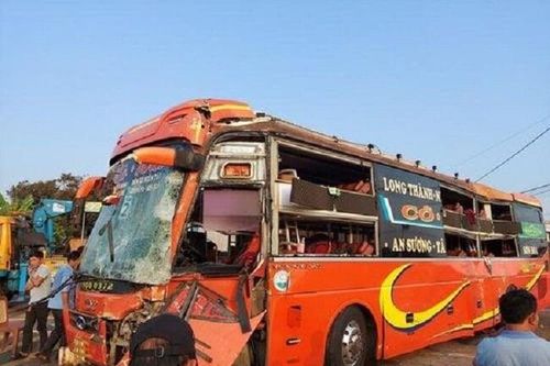 2 xe khách va chạm tại Gia Lai khiến 1 người chết, nhiều người bị thương