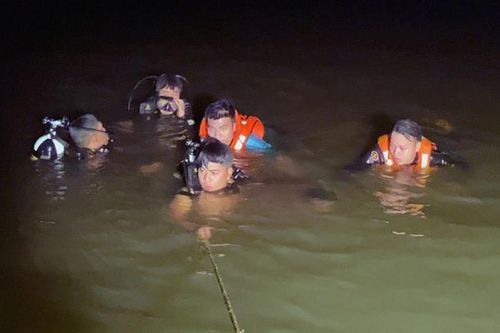Lật thuyền khi đi tắm suối, 3 người tử vong
