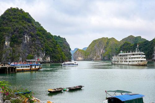 Bình yên làng chài cổ Việt Hải