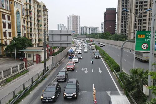 Ngày cuối kỳ nghỉ lễ, cửa ngõ Hà Nội thông thoáng