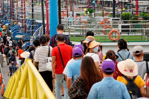 Quảng Ninh: Vịnh Hạ Long đón trên 1 triệu lượt khách tới tham quan