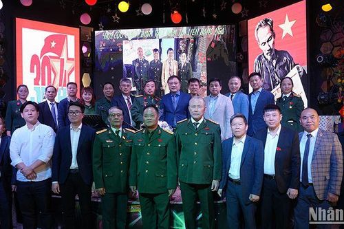 Cựu chiến binh Việt Nam tại Nga kỷ niệm 49 năm Ngày thống nhất đất nước