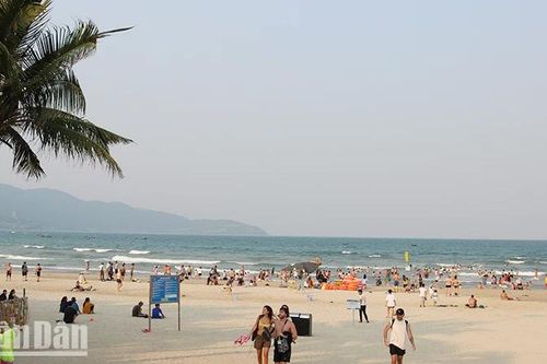 Đà Nẵng đón mùa lễ sôi động