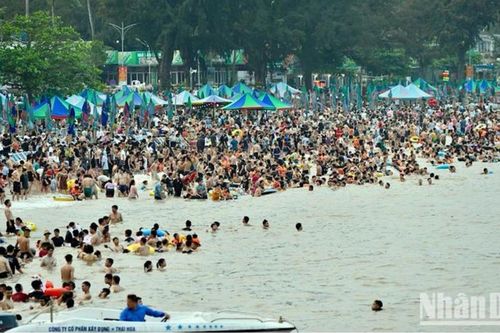 Cả nước đón 8 triệu lượt khách du lịch trong đợt nghỉ lễ 30/4-1/5
