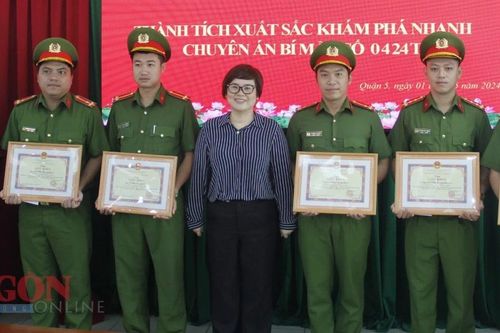 Khen thưởng 3 tập thể, 7 cá nhân phá vụ bắt 'phù thủy' gây mê cướp tài sản ở bệnh viện