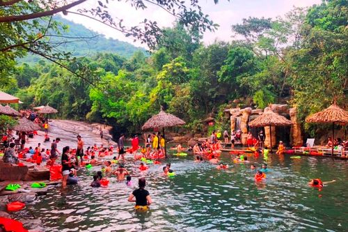 Du khách đến Thừa Thiên Huế tăng vọt dịp lễ 30/4-1/5