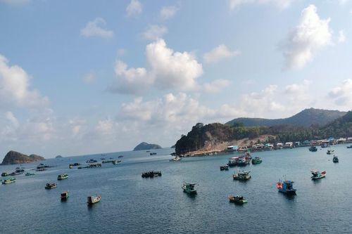 Dạy học nơi đầu sóng