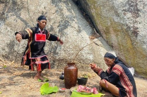Đặc sắc lễ cầu mưa Yang Pơtao Apui của người Jrai