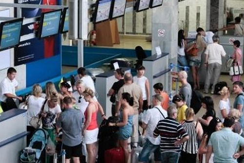 Ngày cuối nghỉ lễ 30/4-1/5: Hai sân bay lớn nhất nước đón hơn 200.000 khách