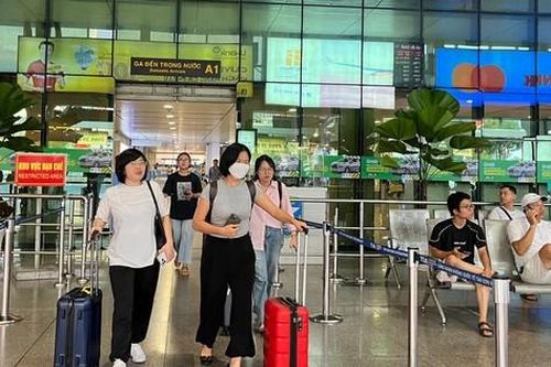 Ngày cuối nghỉ lễ: Sân bay Tân Sơn Nhất thoáng từ chiều đến tối