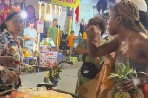 Công an thông tin thực hư vụ 'chặt chém' khách Tây 3 quả dứa 500.000 đồng