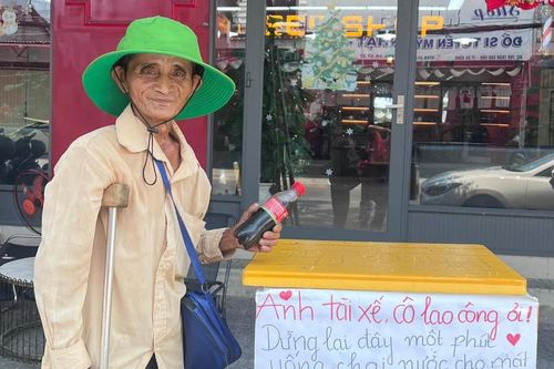 Hình ảnh lay động trái tim những ngày nắng nóng đỉnh điểm ở Đà Nẵng