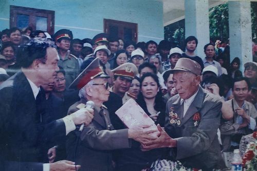 Món quà của Tướng Giáp mà cụ ông xem là báu vật