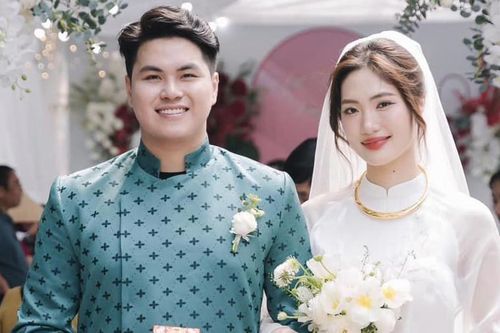 Ngắm ảnh ăn hỏi đẹp lung linh của Hoa khôi bóng chuyền Việt Hương