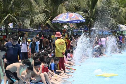 Kỳ nghỉ lễ 30/4-1/5 kéo dài giúp tăng doanh thu cho các điểm đến cả nước