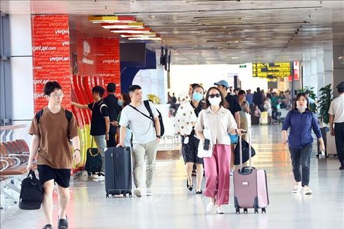Sân bay đón tới 3.000 khách/giờ ngày cuối dịp lễ 30/4 - 1/5