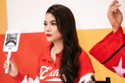 Trương Ngọc Ánh diện trang phục như 'teen girl' đi chấm trai đẹp