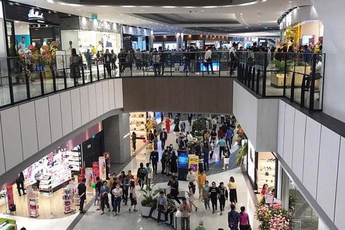TP.HCM: Trung tâm thương mại tấp nập khách, sức mua tăng cao