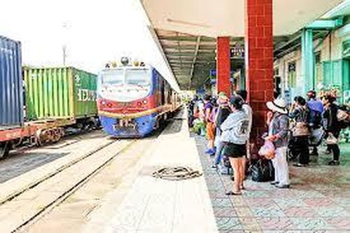 Không xảy ra khan hiếm vé tàu, xe