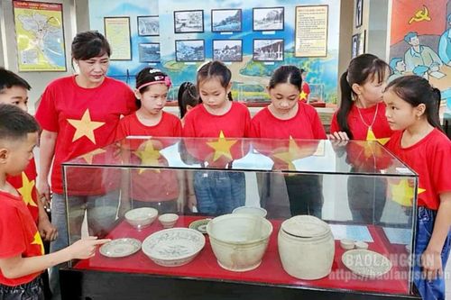 Giáo dục truyền thống, khơi dậy niềm tự hào dân tộc cho học sinh