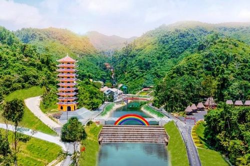 Quảng Nam: Khai trương tổ hợp du lịch sinh thái Cổng Trời Đông Giang