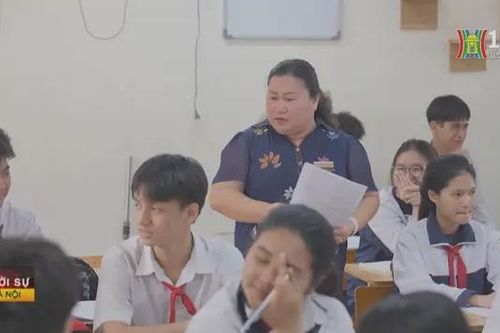Nhiều giáo viên dành ngày nghỉ lễ giúp học sinh khó khăn