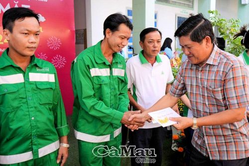 Tiếp thêm động lực cho người lao động