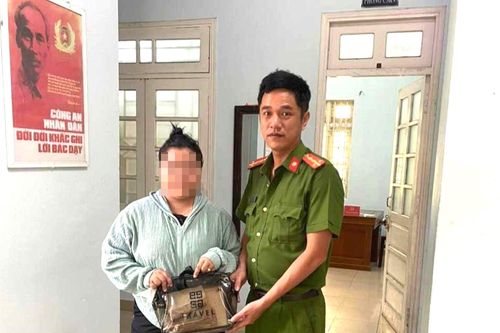Đà Nẵng: Nhặt được túi tiền, người đàn ông nhờ công an tìm chủ nhân
