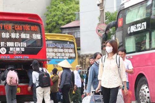 Bến xe, nhà ga, sân bay đông đúc ngày cuối kỳ nghỉ lễ