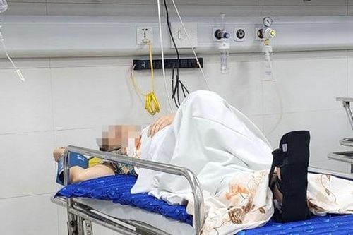 Vừa ra khỏi nhà đi tập thể dục, người phụ nữ Hà Nội gặp tai nạn bất ngờ