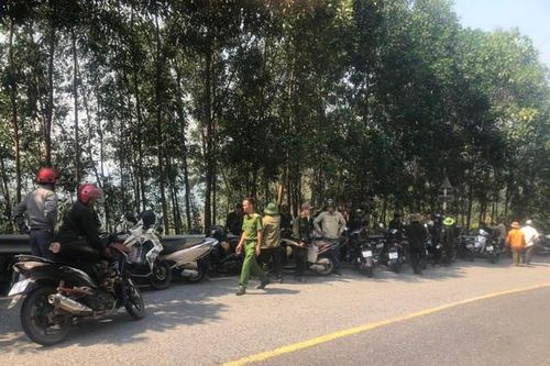 Đốt ong gây cháy rừng, người đàn ông bị bỏng nặng