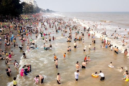 Một kỳ du lịch còn điều tiếng