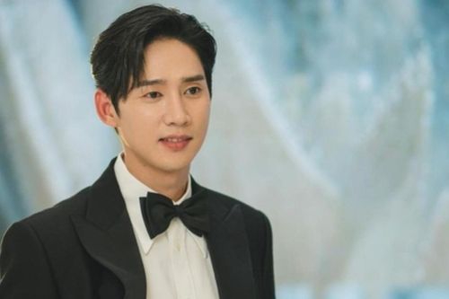 Tài tử 'Queen Of Tears' bác bỏ tin đồn sinh ra trong gia đình tài phiệt