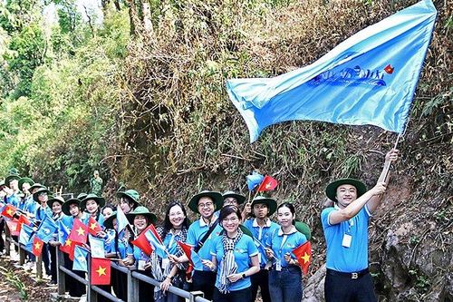Khởi động chiến dịch 'Khát vọng hùng cường' trên không gian mạng