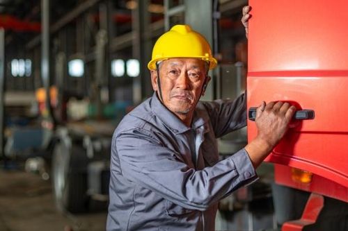 Châu Á đang đối mặt với tình trạng dân số già hóa 'không lành mạnh', 65 tuổi vẫn phải đi làm